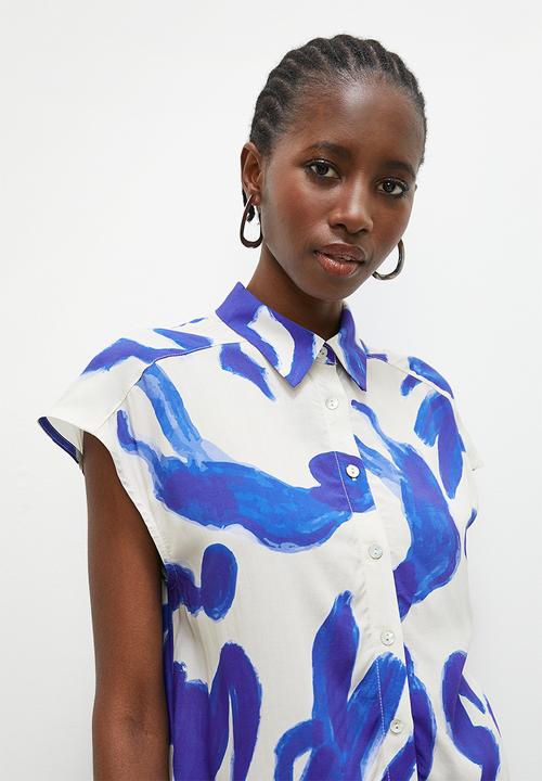Superbalist - Grown on sleeve printed shirt - blue graphic strokes