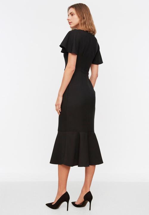 Trendyol - Bell sleeves bodycon midi dress - black