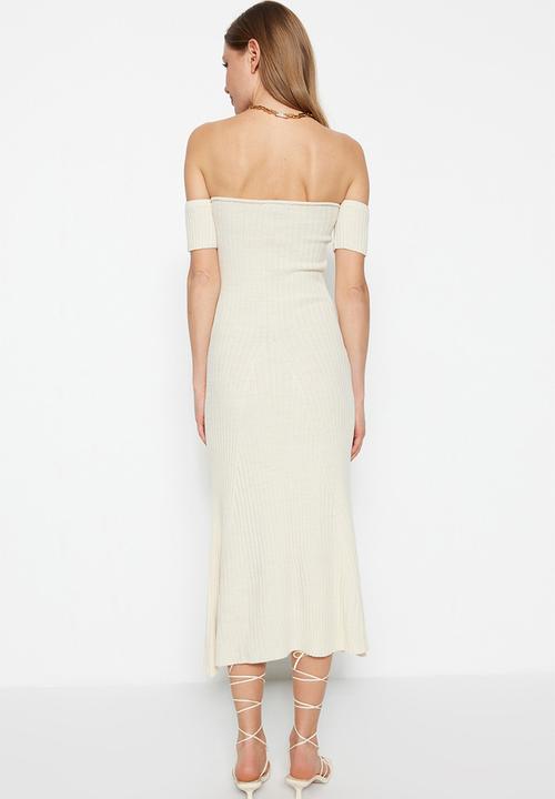 Trendyol - Carmen midi dress - beige
