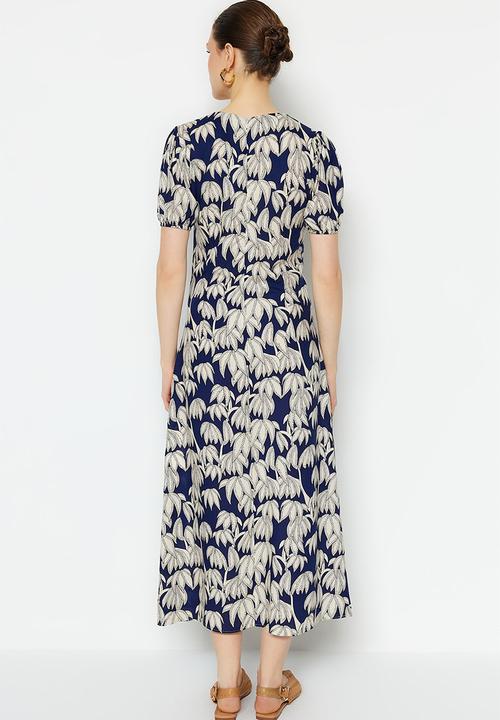 Trendyol - Floral printed midi dress - dark blue