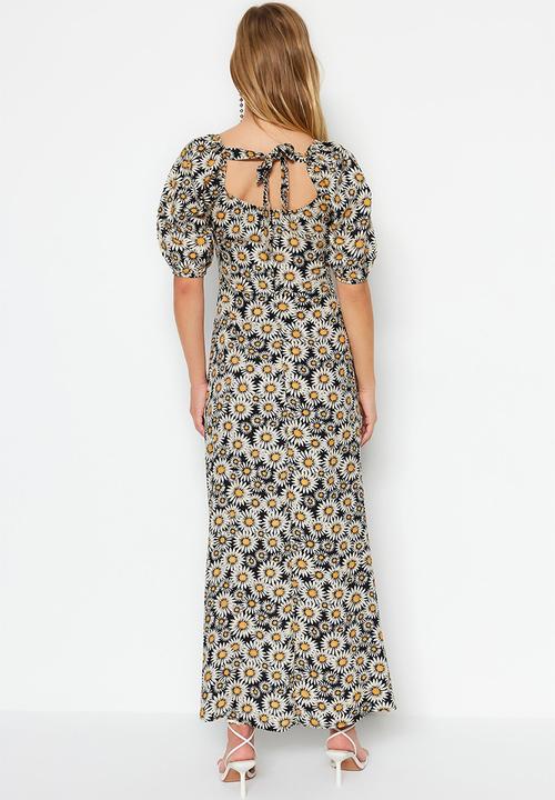 Trendyol - Floral square neck midi dress - black