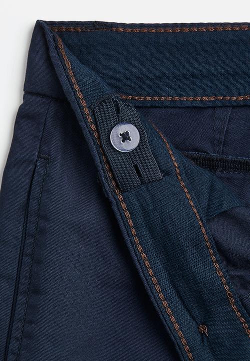 H&M - Cotton chino shorts - navy blue 