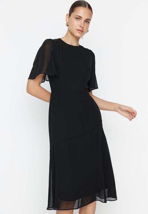 Trendyol - Midi A-line bell sleeve dress - black
