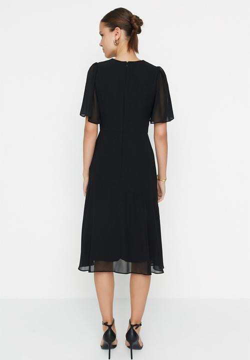 Trendyol - Midi A-line bell sleeve dress - black