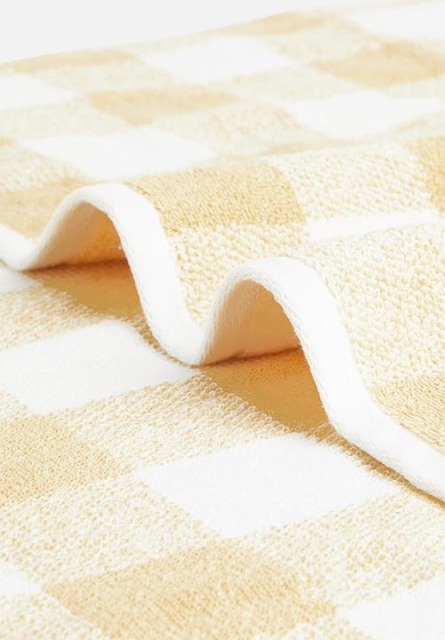 Linen House - Flinders Towel - lemon