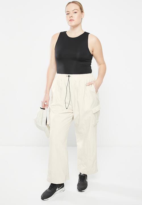 Nike - Plus Nike Sportswear Women's Woven Cargo Trouser - Orewood/Sail