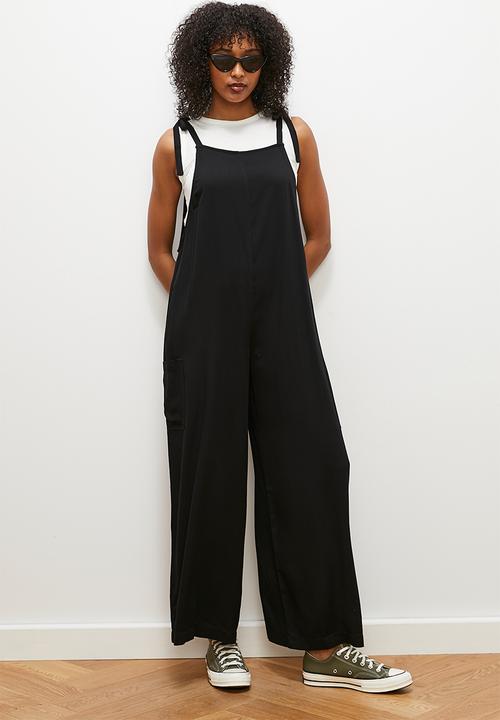 edit - Twill relaxed tapered dungaree -black