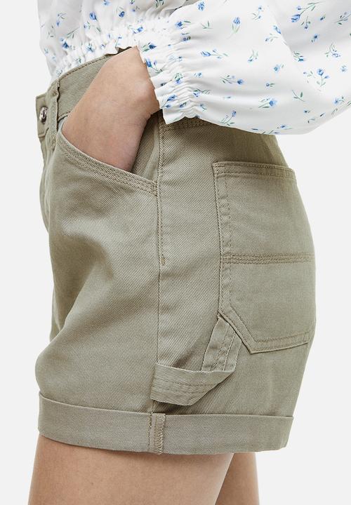 H&M - High-waisted cargo shorts - light khaki green