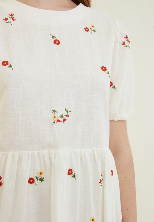 Trendyol - Mini floral smocked dress - ecru