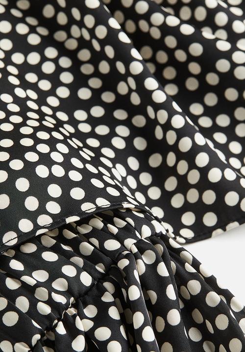 H&M - Satin off-the-shoulder blouse - black/spotted
