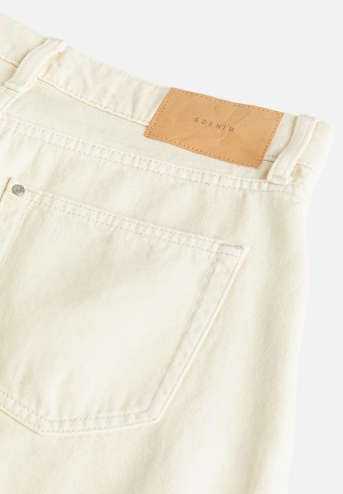 H&M - Low-waisted bermuda shorts - cream
