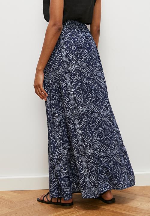 edit - Maxi skirt with slit - indigo boho craft