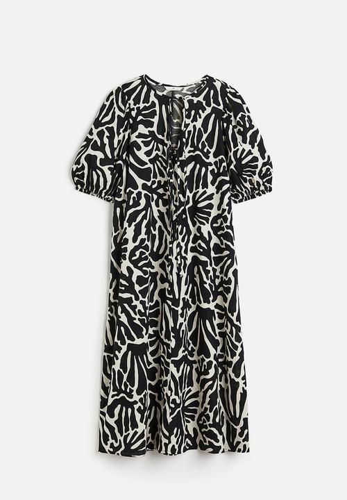 H&M - Tie-detail linen-blend dress - black/patterned