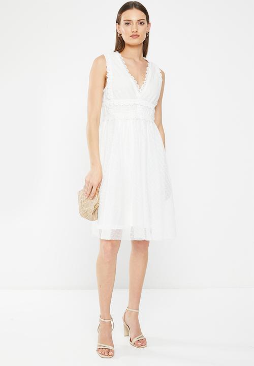 HAILYS - V-neck elasticated waist sleeveless dress - off white