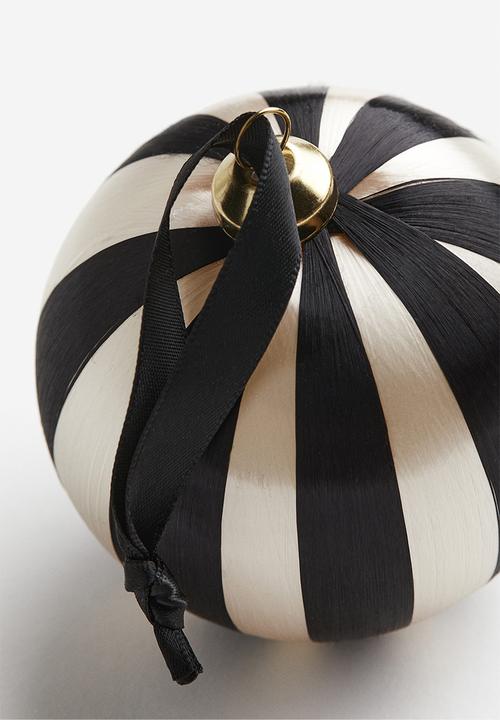H&M - Satin thread bauble - black striped 