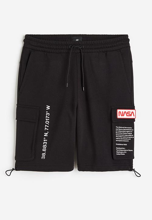 H&M - Printed sweatshirt shorts - black nasa