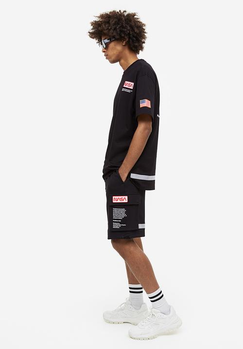 H&M - Printed sweatshirt shorts - black nasa