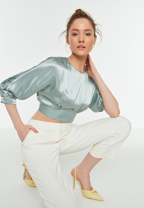 Trendyol - Batwing sleeve cropped blouse - green