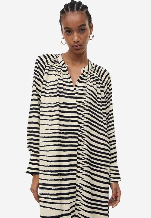 H&M - Tie-belt dress - cream zebra-print