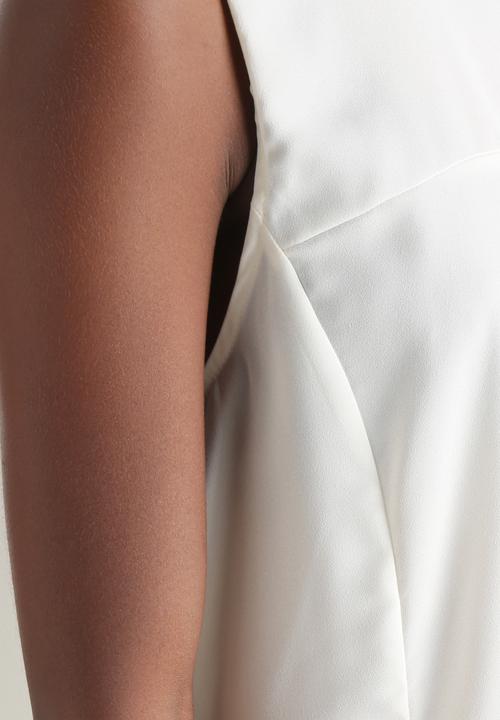 Vero Moda - Hip High Neck Top