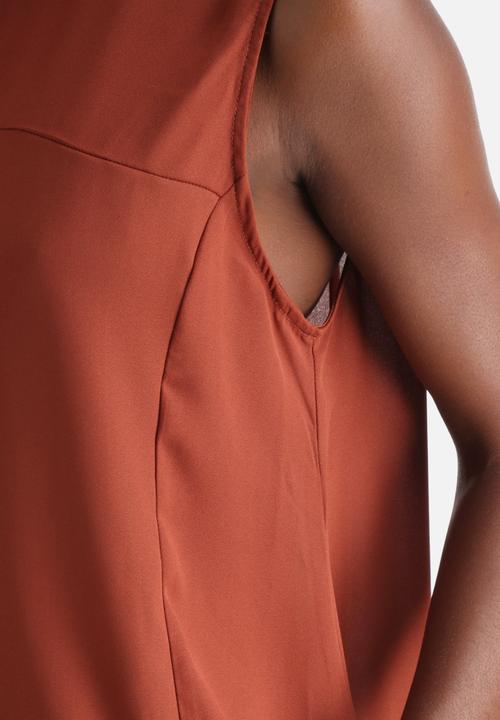 Vero Moda - Hip High Neck Top