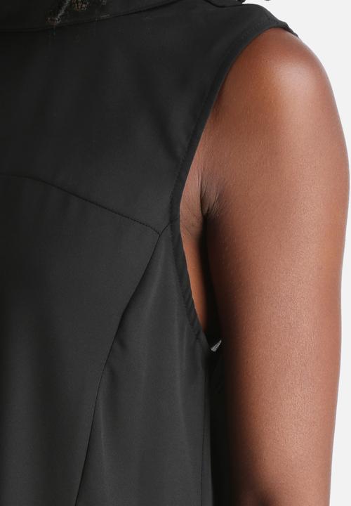 Vero Moda - Hip High Neck Top
