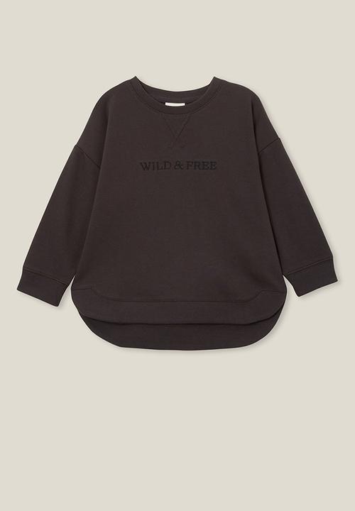 Cotton On - Dora scoop fleece crew - phantom. wild & free