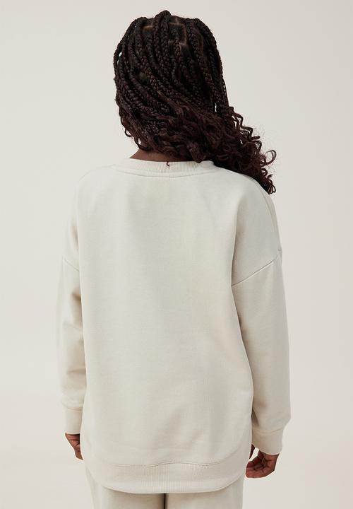Cotton On - Dora scoop fleece crew - rainy day. good vibes