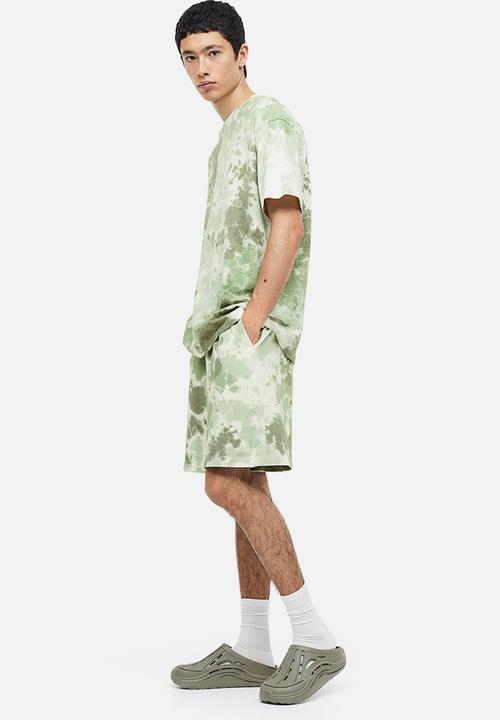 H&M - Relaxed fit printed sweatshorts - khaki green tie dye