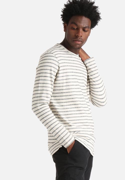 ADPT. - Dust L/S Tee 