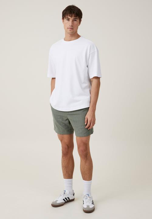 Cotton On - Easy short - laurel wreath