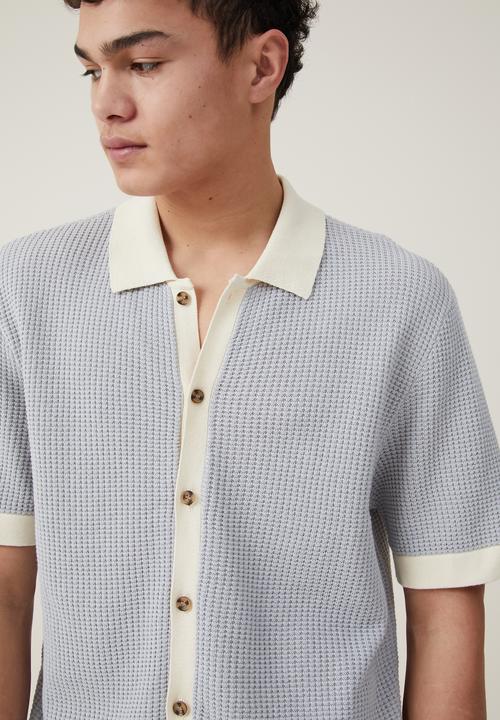 Cotton On - Pablo short sleeve shirt - baby blue border 