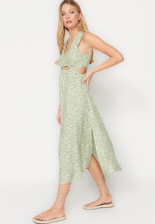 Trendyol - Sleeveless  floral v-neck midi dress - green