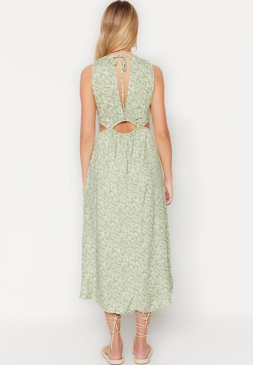 Trendyol - Sleeveless  floral v-neck midi dress - green