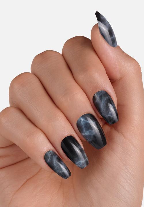 essence - Nails in style 17