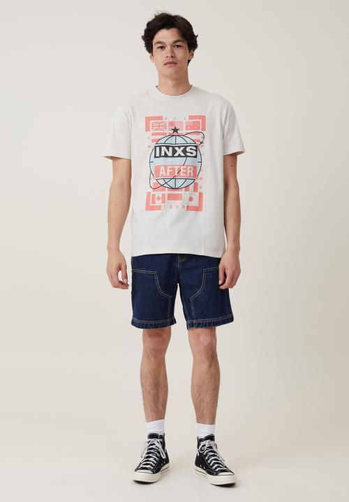 Cotton On - Loose fit music T-shirt - lcn bra bone/inxs