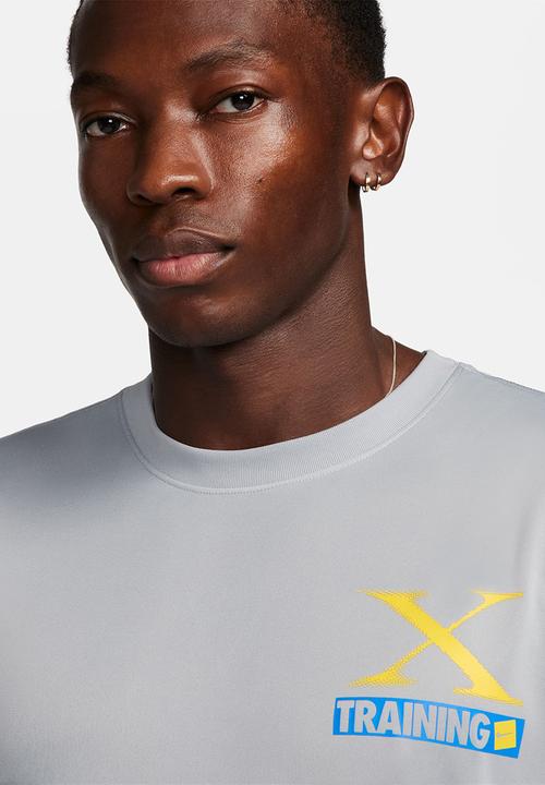 Nike - Dri-FIT - cross training HO23 tee - grey