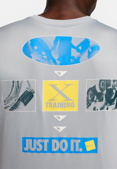 Nike - Dri-FIT - cross training HO23 tee - grey