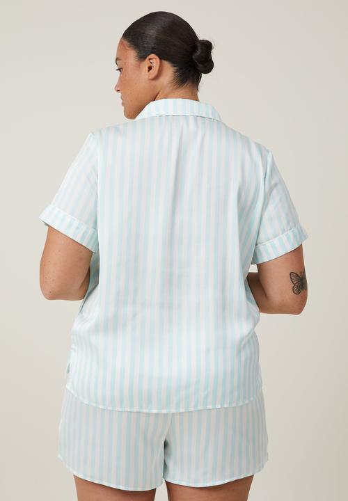 Cotton On - Plus staycay satin sleep set - fair aqua/coconut milk