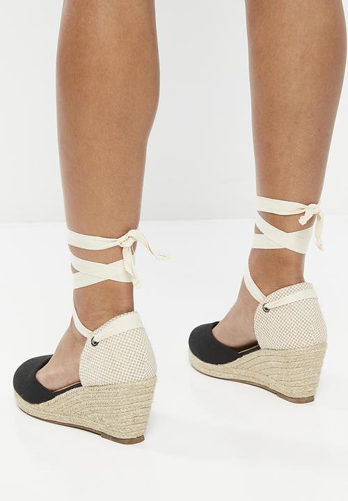 Madison® - Cleo wedge espadrille - black