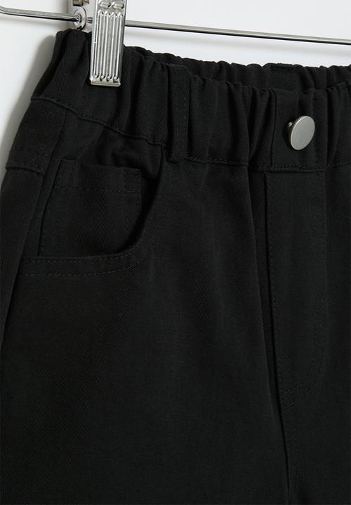 Pop Candy - One button shorts - black