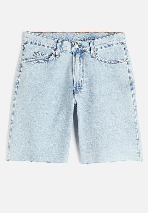 H&M - Low-waisted bermuda shorts - pale denim blue
