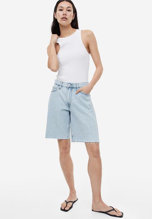 H&M - Low-waisted bermuda shorts - pale denim blue