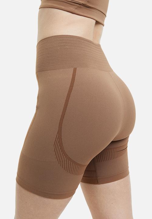 H&M - Drymove™ seamless shaping shorts - light brown