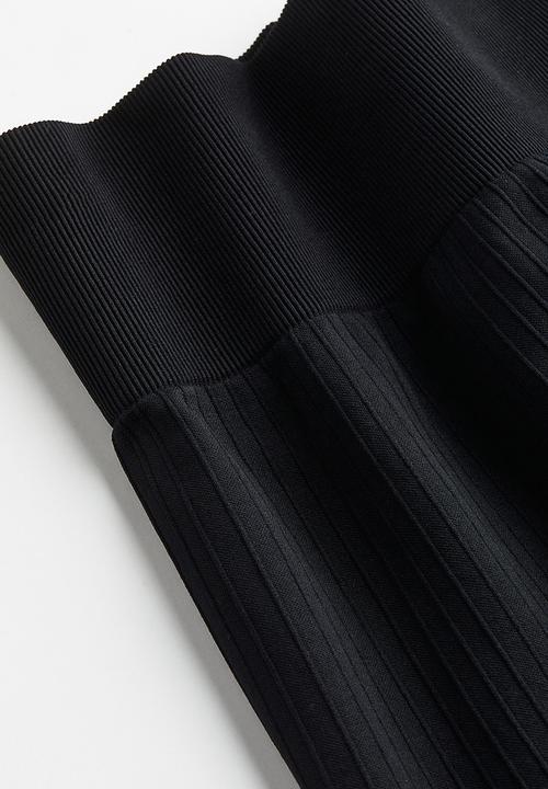 H&M - Drymove™ seamless hotpants - black