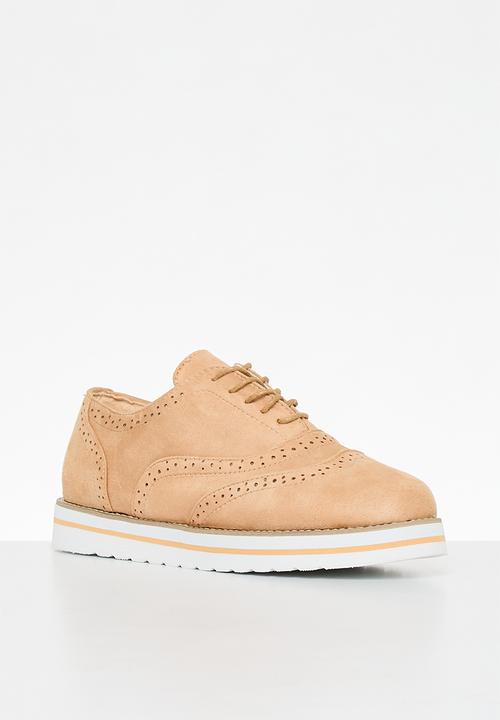 dailyfriday - Nina brogue - tan