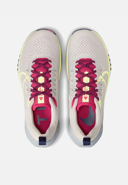 Nike - Pegasus Trail 4