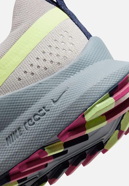 Nike - Pegasus Trail 4