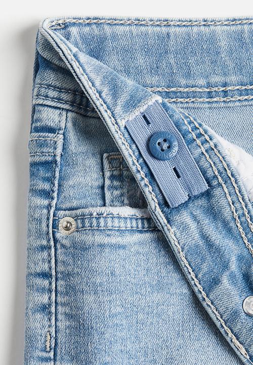 H&M - Denim shorts - light denim blue/butterfly