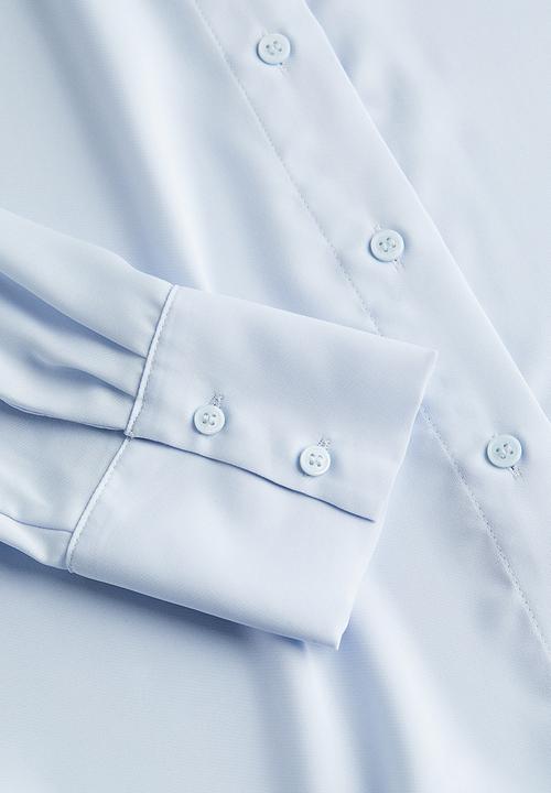 H&M - Pointed collar shirt - light blue 